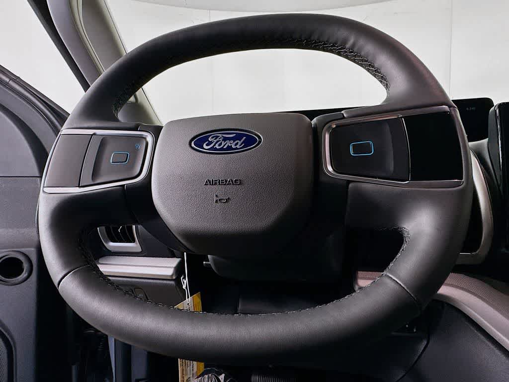 2026 Ford Expedition Activo