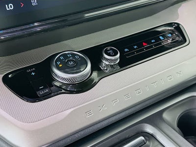 2026 Ford Expedition Activo