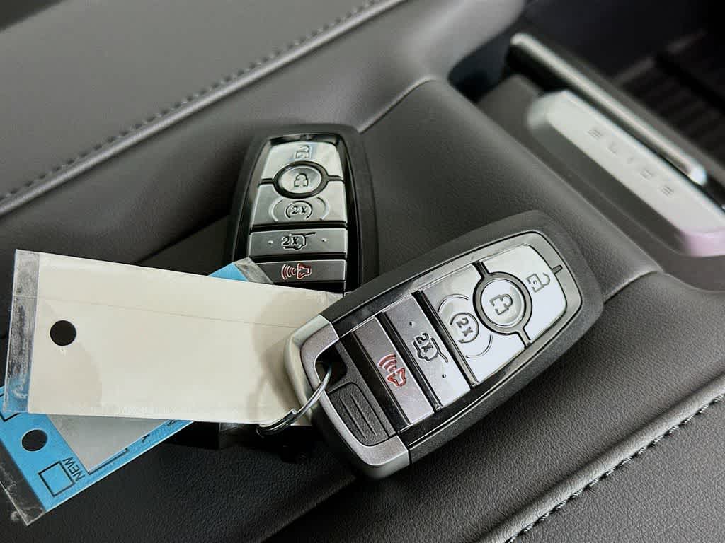 2026 Ford Expedition Activo