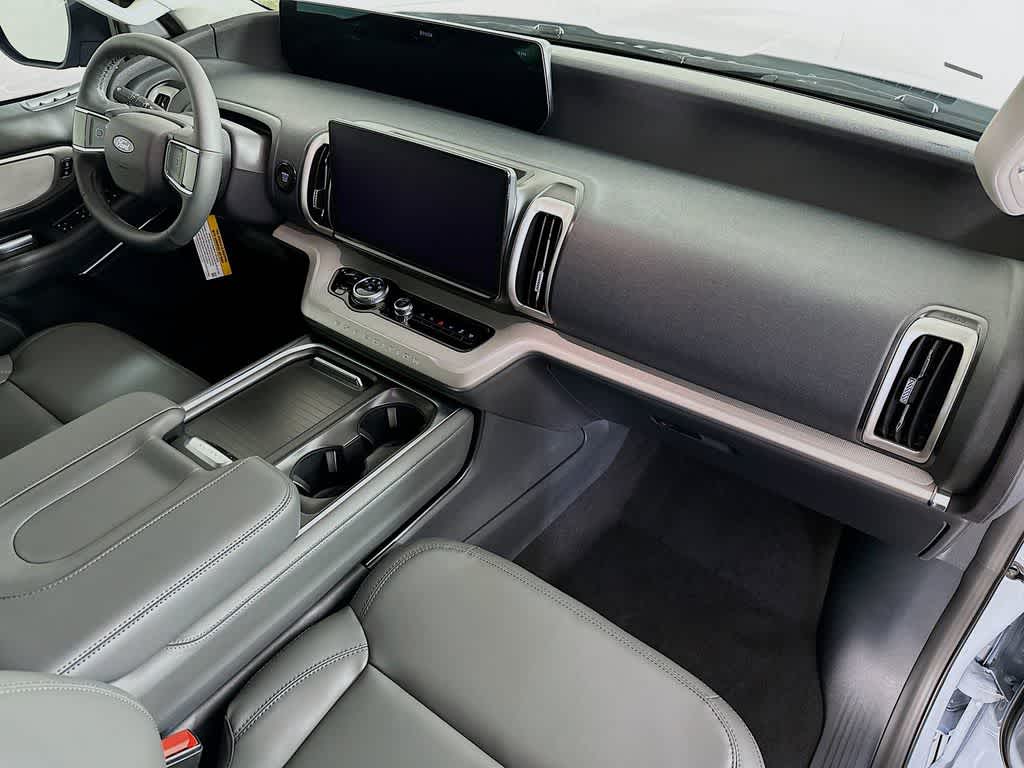 2026 Ford Expedition Activo