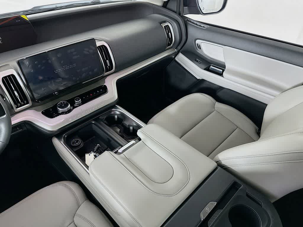 2026 Ford Expedition Activo