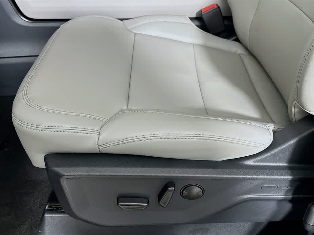 2026 Ford Expedition Activo