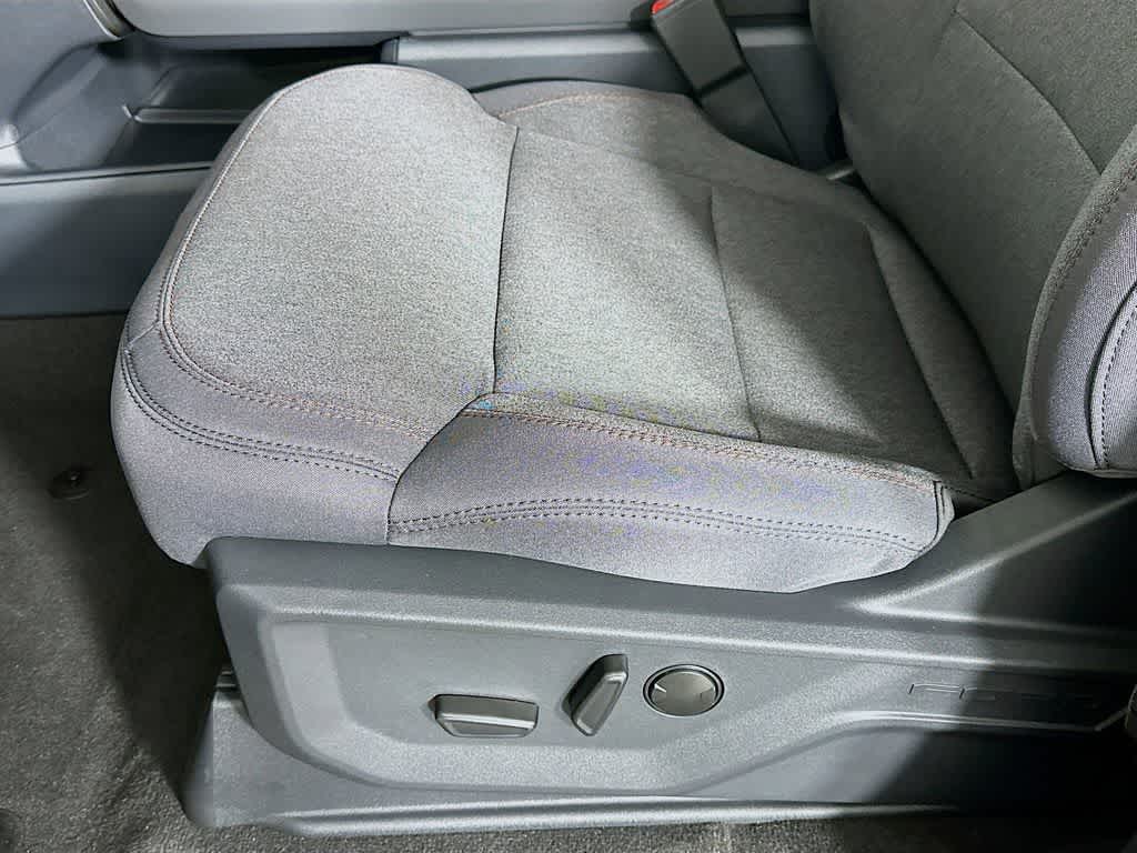 2025 Ford Expedition Activo