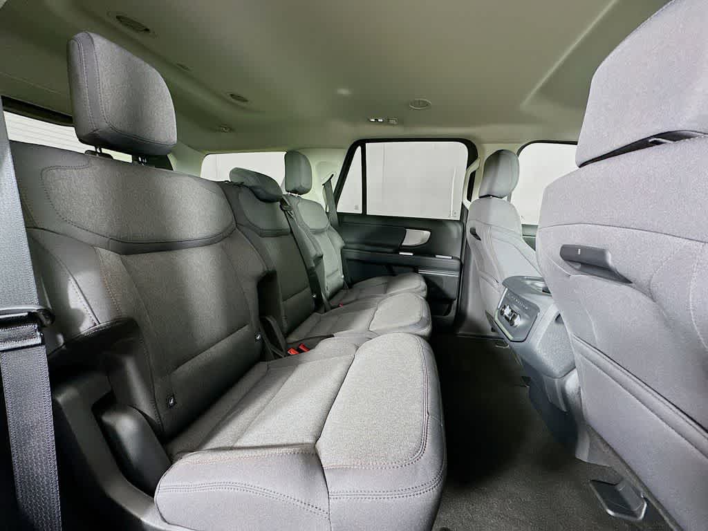 2025 Ford Expedition Activo