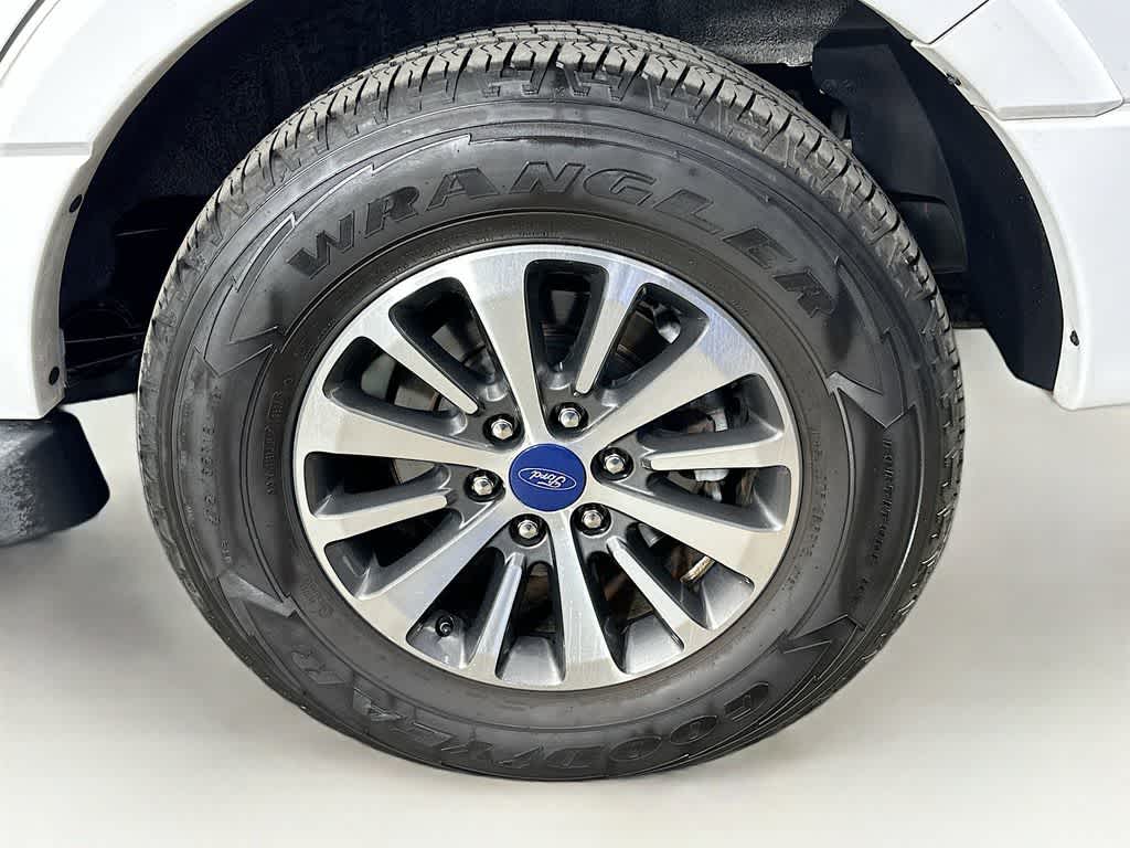 Ford Expedition XLT 2017