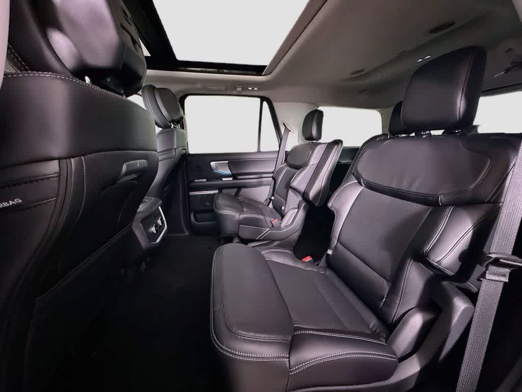 Ford Expedition Platinum 2027