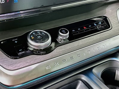 Ford Expedition Platinum 2027