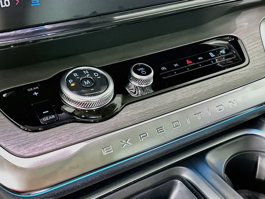 Ford Expedition Platinum 2027