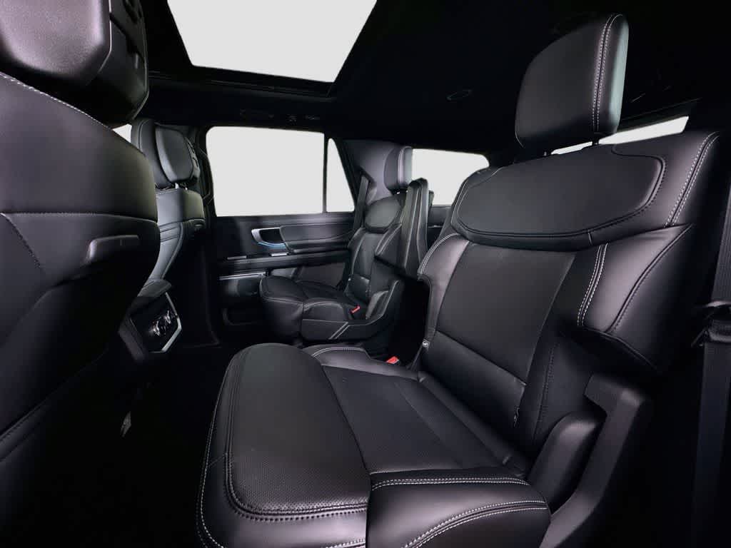 Ford Expedition Platinum 2027