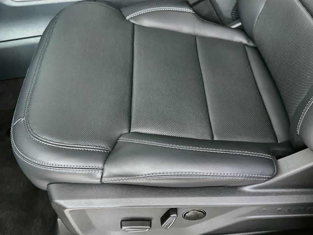 Ford Expedition Platinum 2027