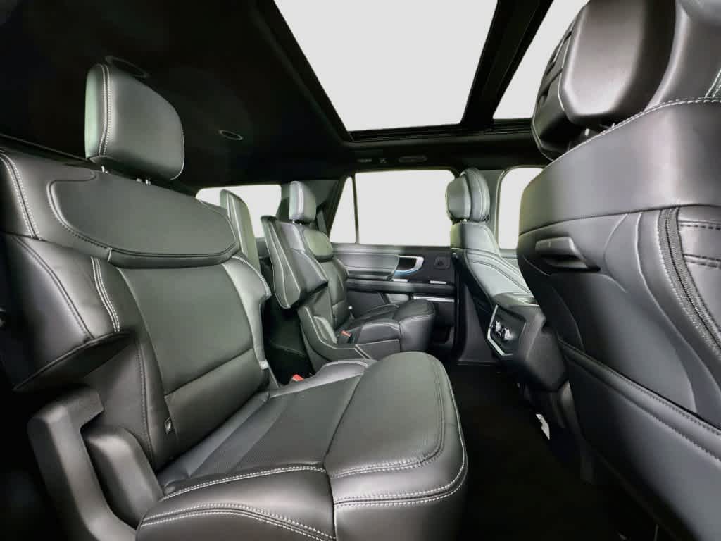 Ford Expedition Platinum 2027