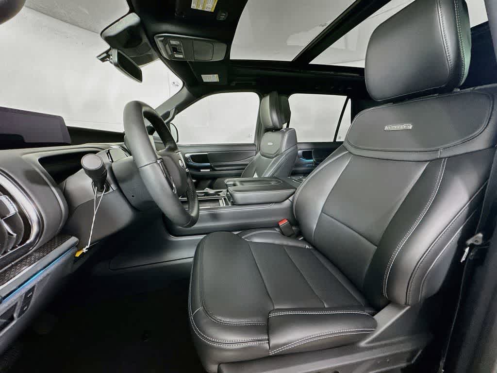 Ford Expedition Platinum 2027