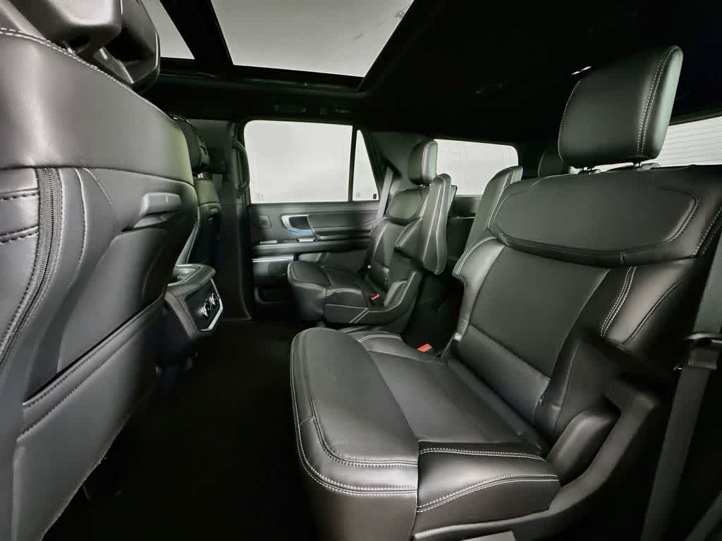 Ford Expedition Platinum 2027
