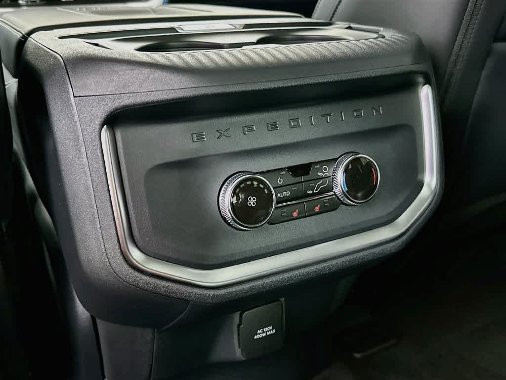 Ford Expedition Platinum 2027