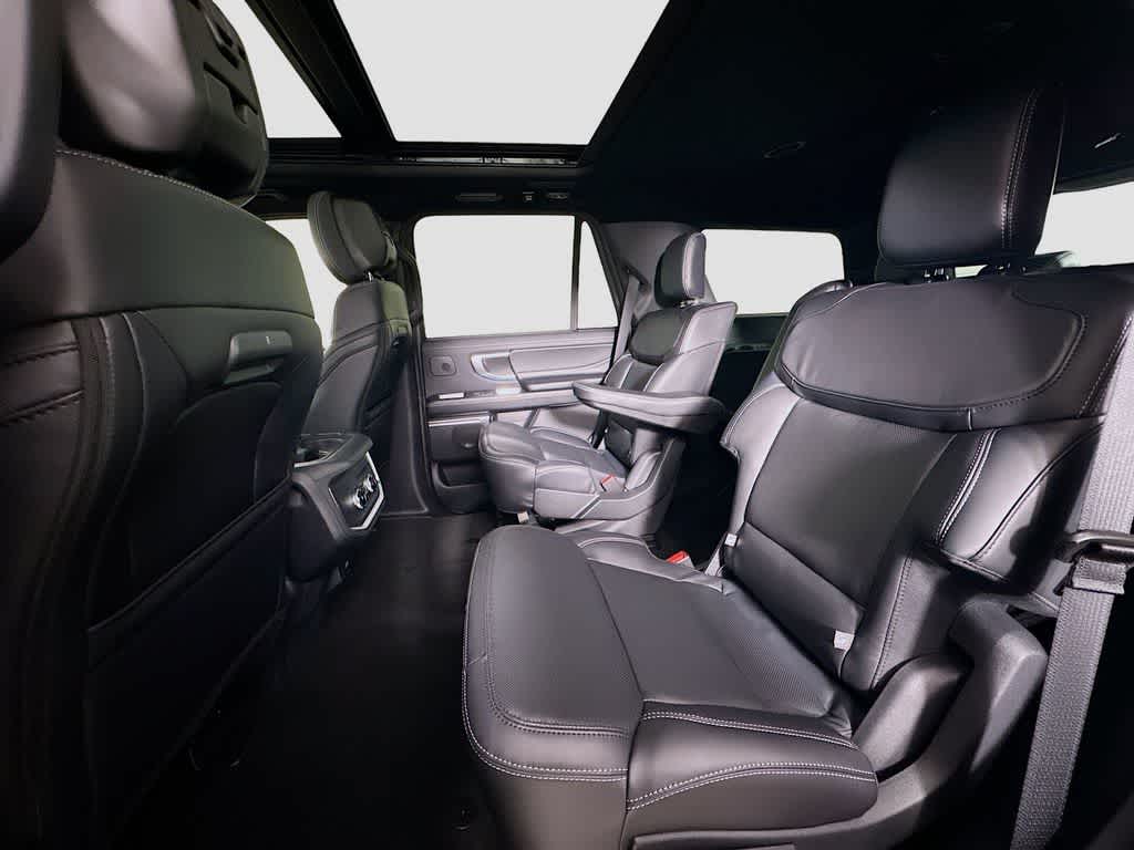Ford Expedition Platinum 2027