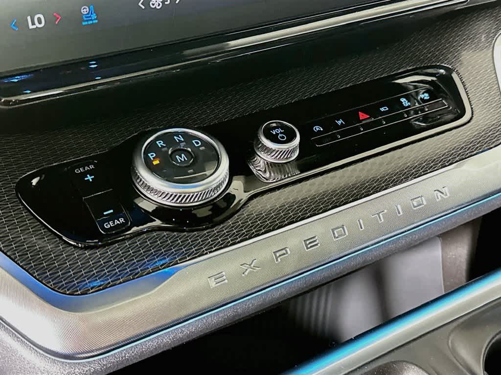 Ford Expedition Platinum 2027