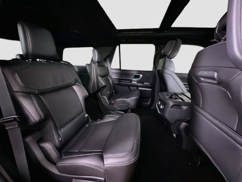 Ford Expedition Platinum 2027