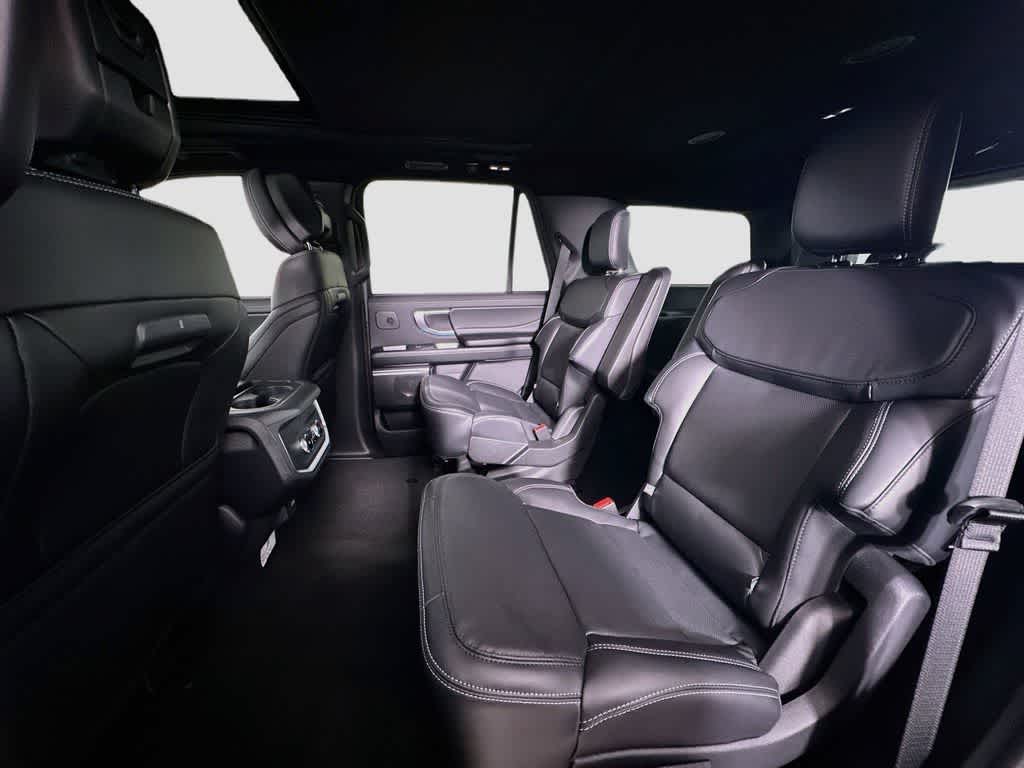 Ford Expedition Platinum 2027
