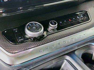 Ford Expedition Platinum 2027