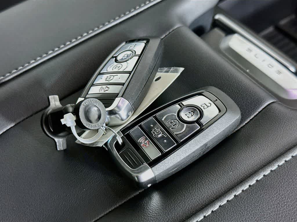 Ford Expedition Platinum 2027
