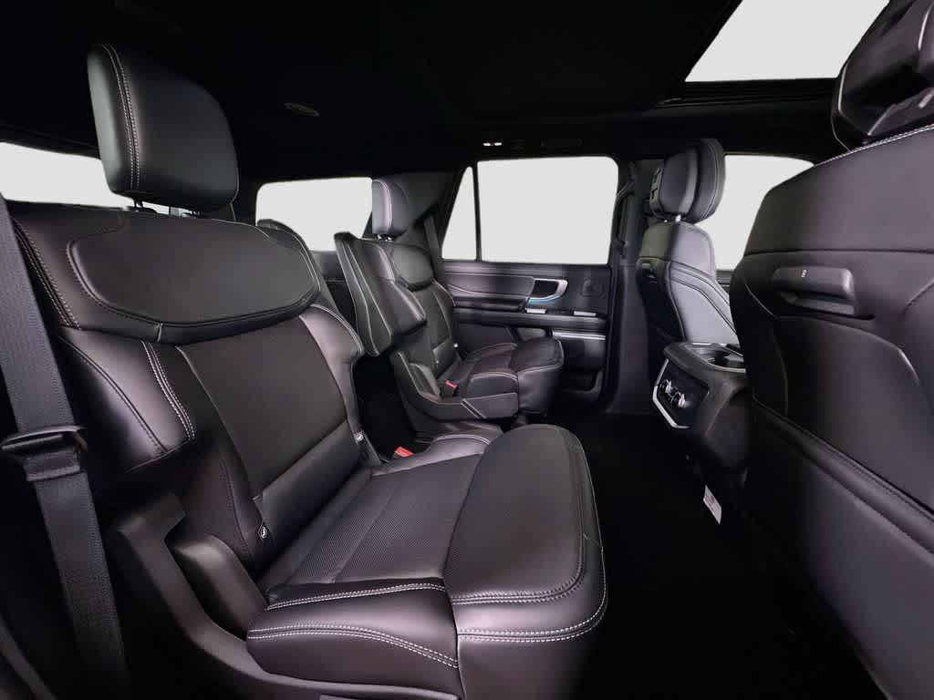 Ford Expedition Platinum 2027