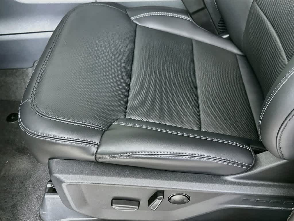 Ford Expedition Platinum 2027