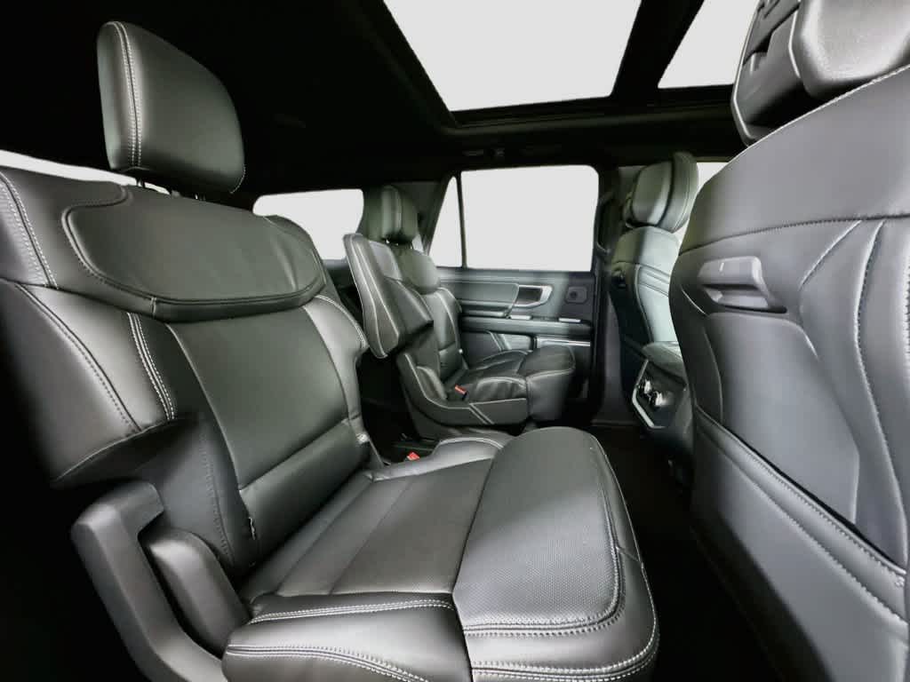 Ford Expedition Platinum 2027