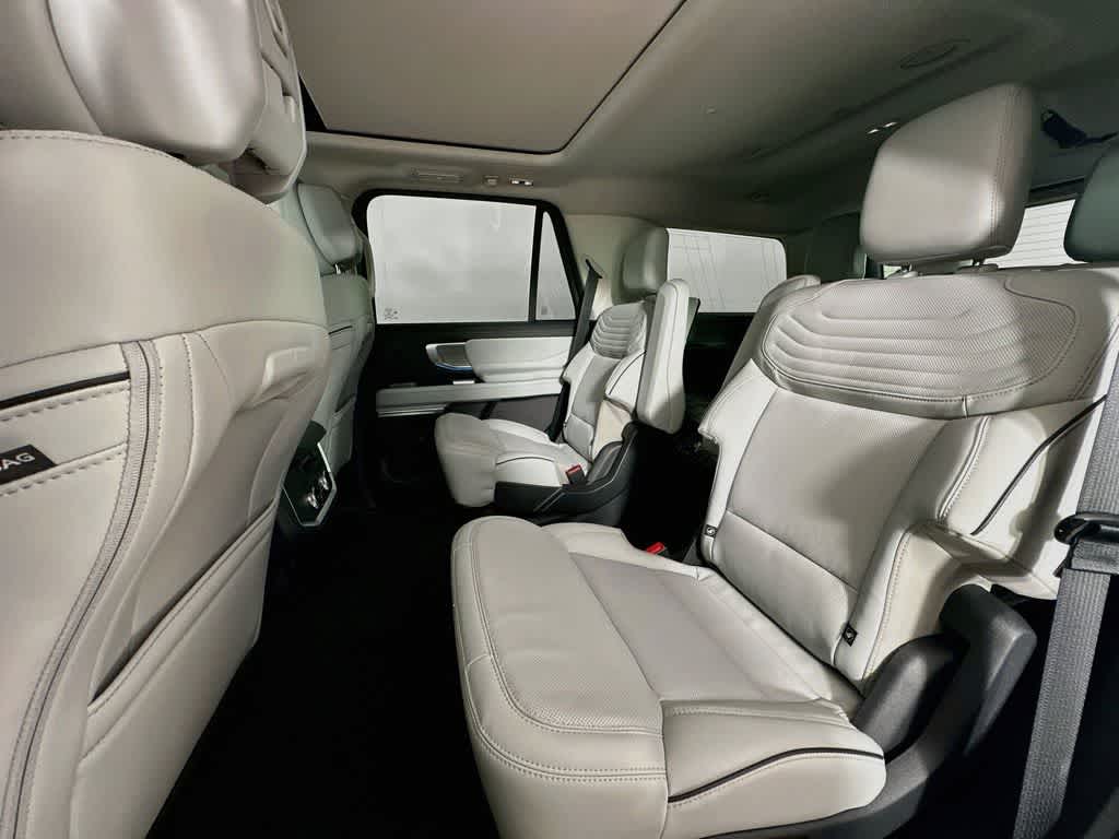 Ford Expedition Platinum 2027