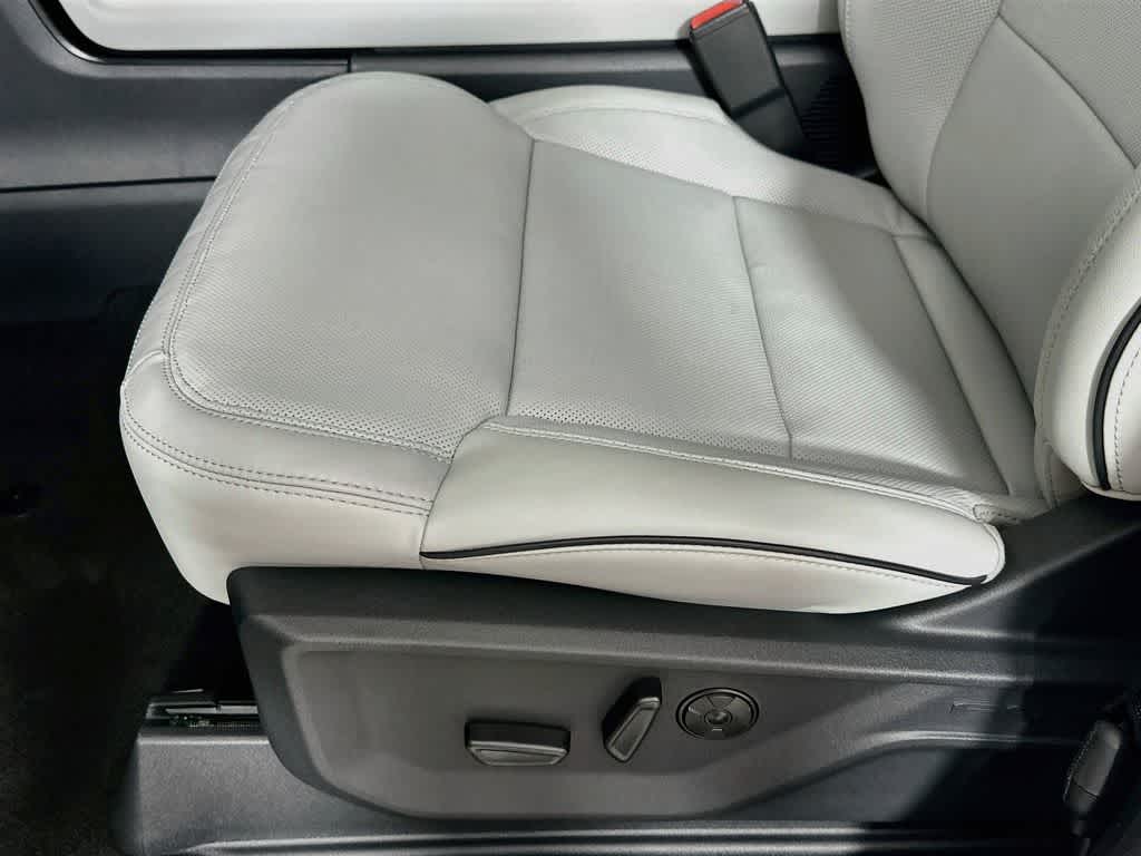 Ford Expedition Platinum 2027