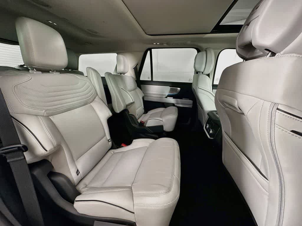 Ford Expedition Platinum 2027