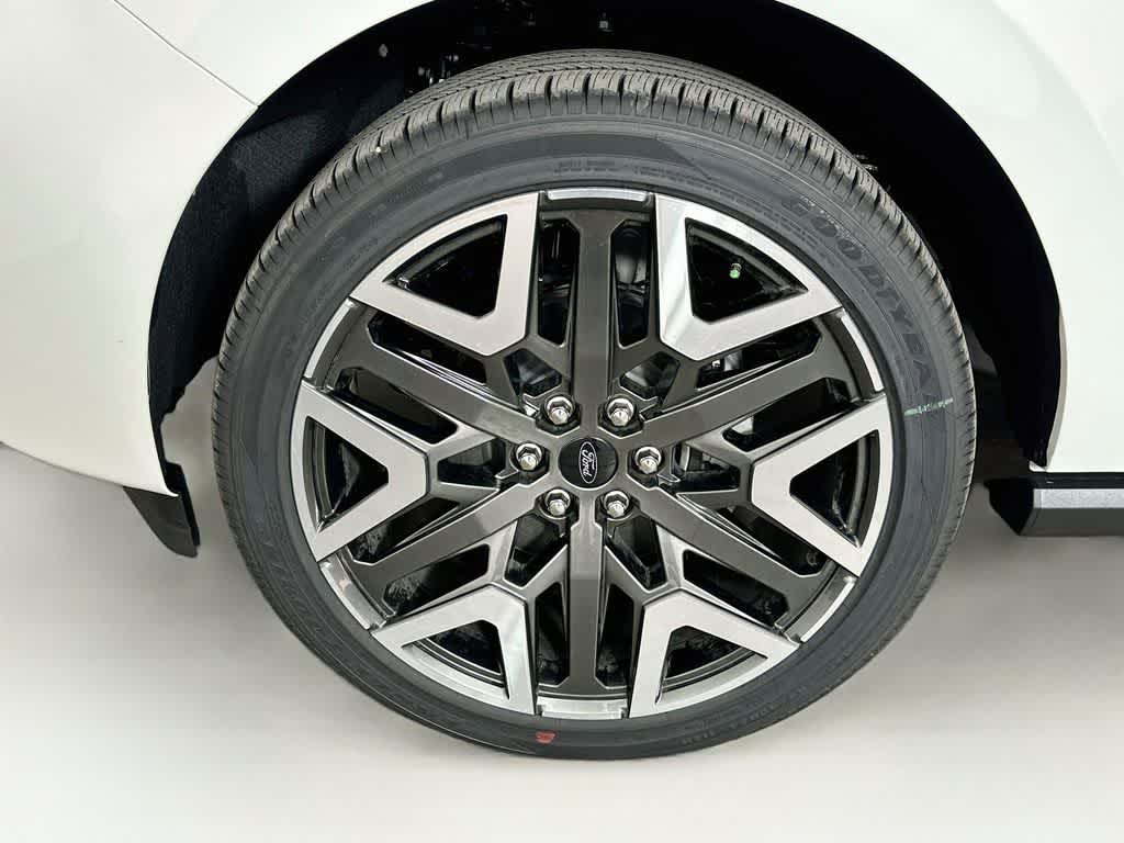 Ford Expedition Platinum 2027