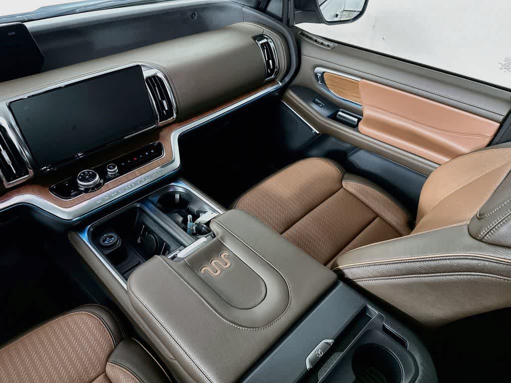Ford Expedition King Ranch 2027