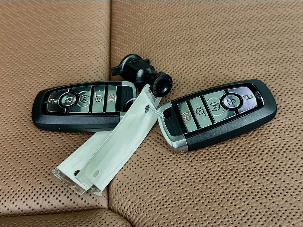Ford Expedition King Ranch 2027