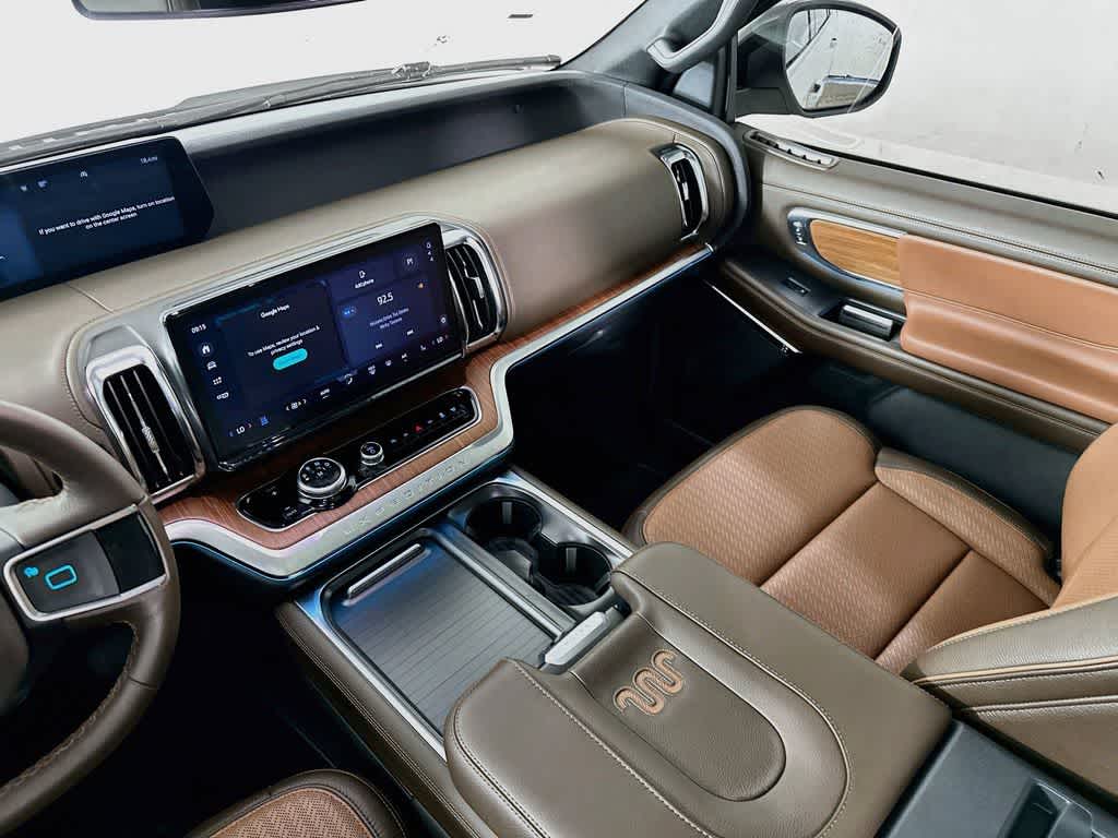 Ford Expedition King Ranch 2027