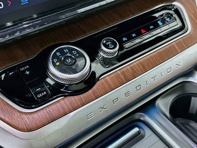 Ford Expedition King Ranch 2027