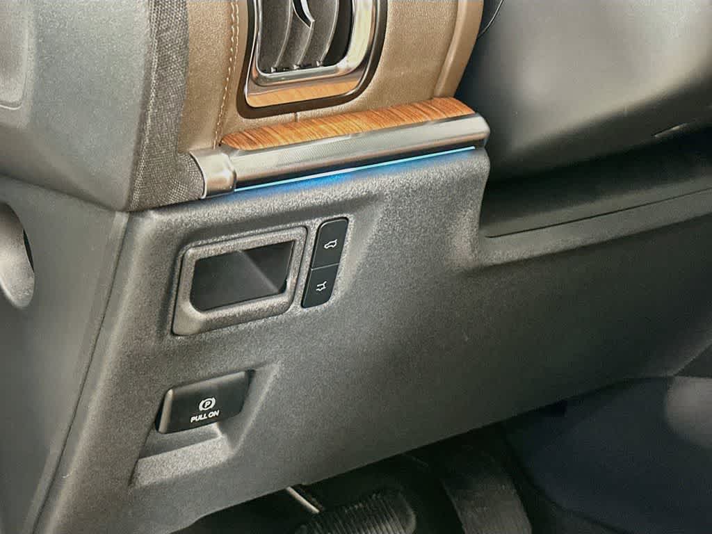 Ford Expedition King Ranch 2027