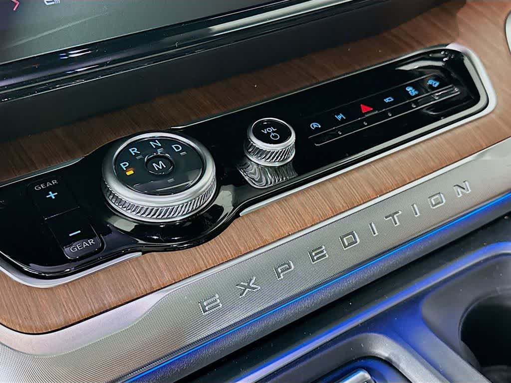 Ford Expedition King Ranch 2026