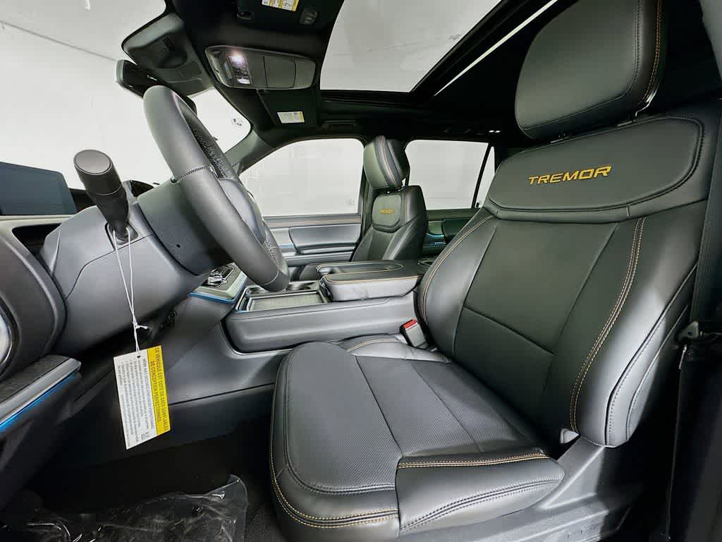 Ford Expedition Tremor 2026