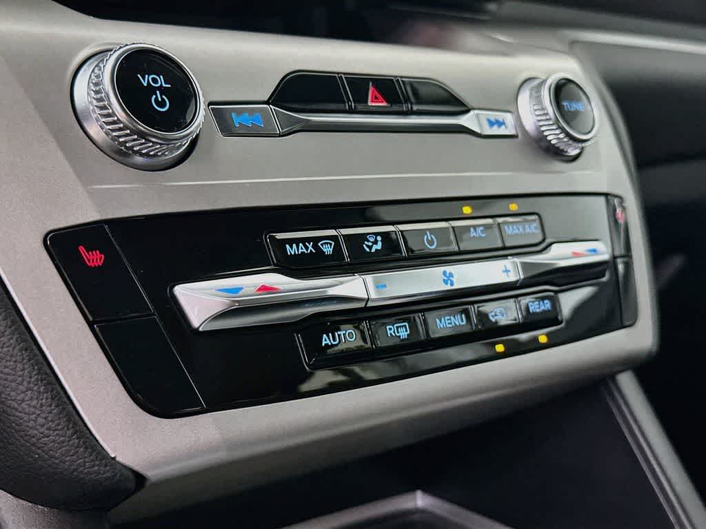 Ford Explorer XLT 2024