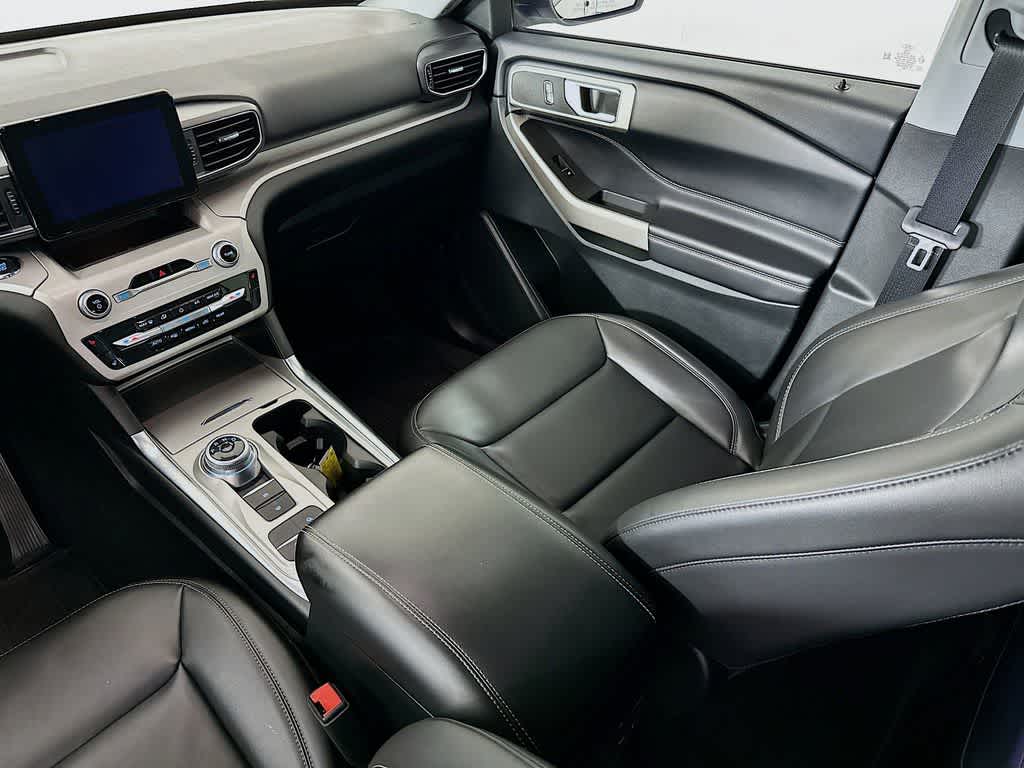 Ford Explorer XLT 2023