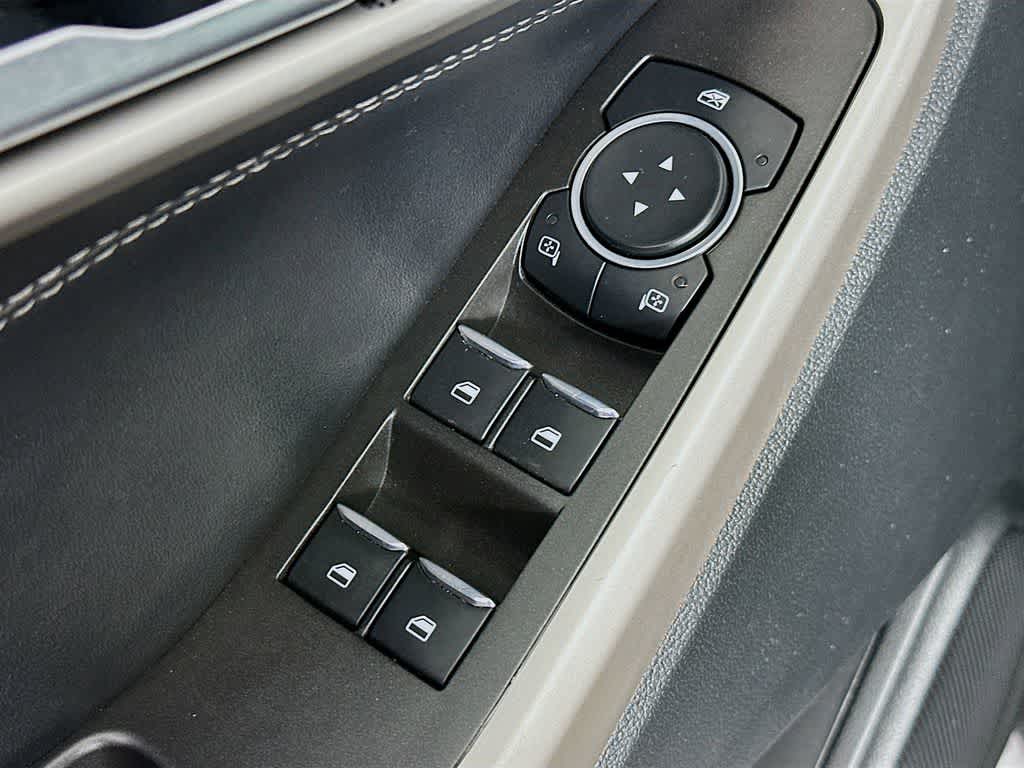 Ford Explorer XLT 2023