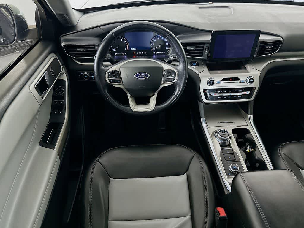 Ford Explorer XLT 2022