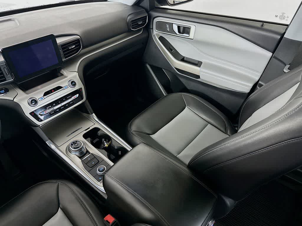 Ford Explorer XLT 2022