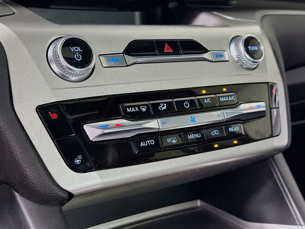 Ford Explorer XLT 2022