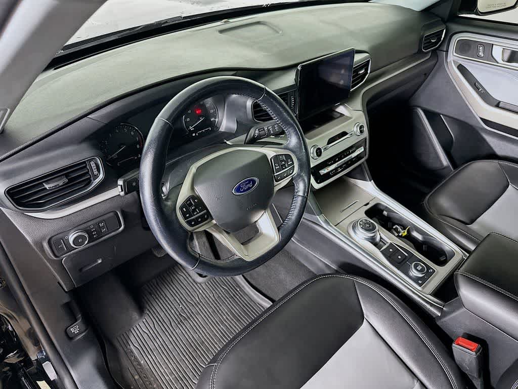 Ford Explorer XLT 2022