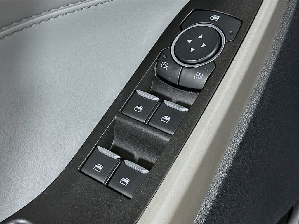 Ford Explorer XLT 2022