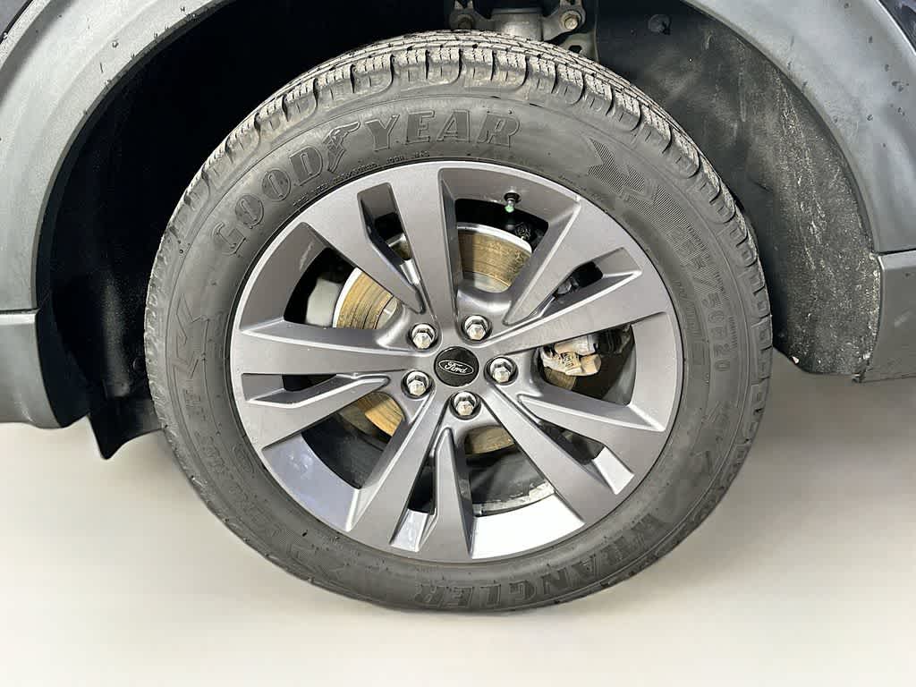 Ford Explorer XLT 2022