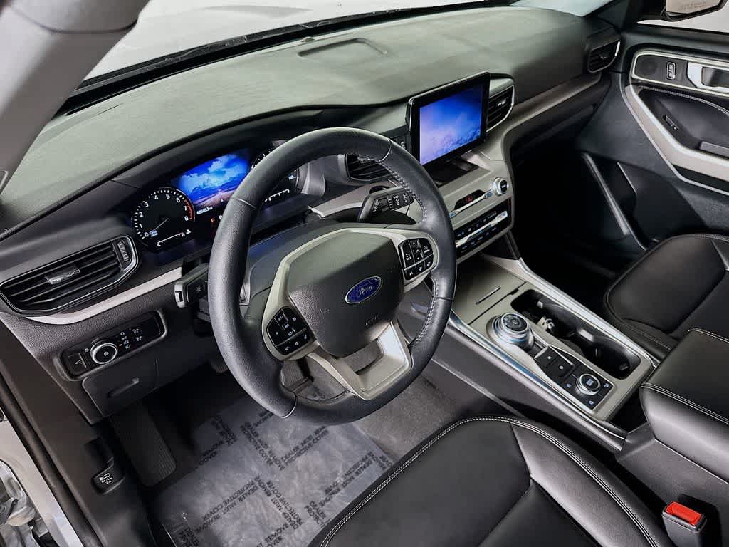 Ford Explorer XLT 2023