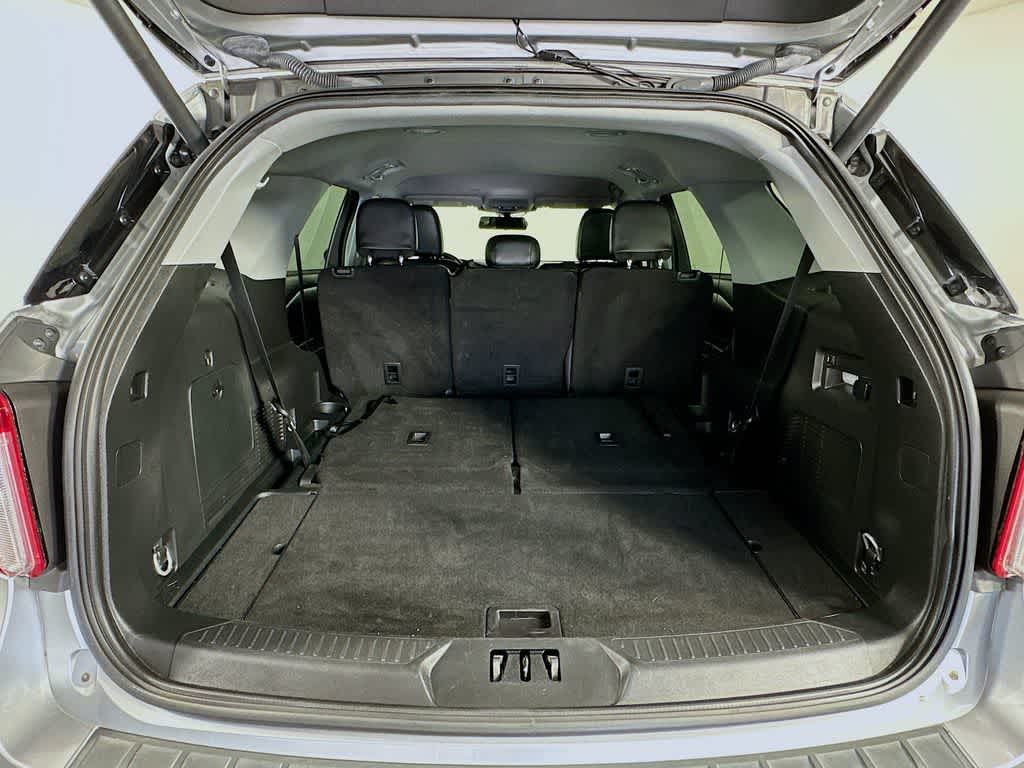 Ford Explorer XLT 2023