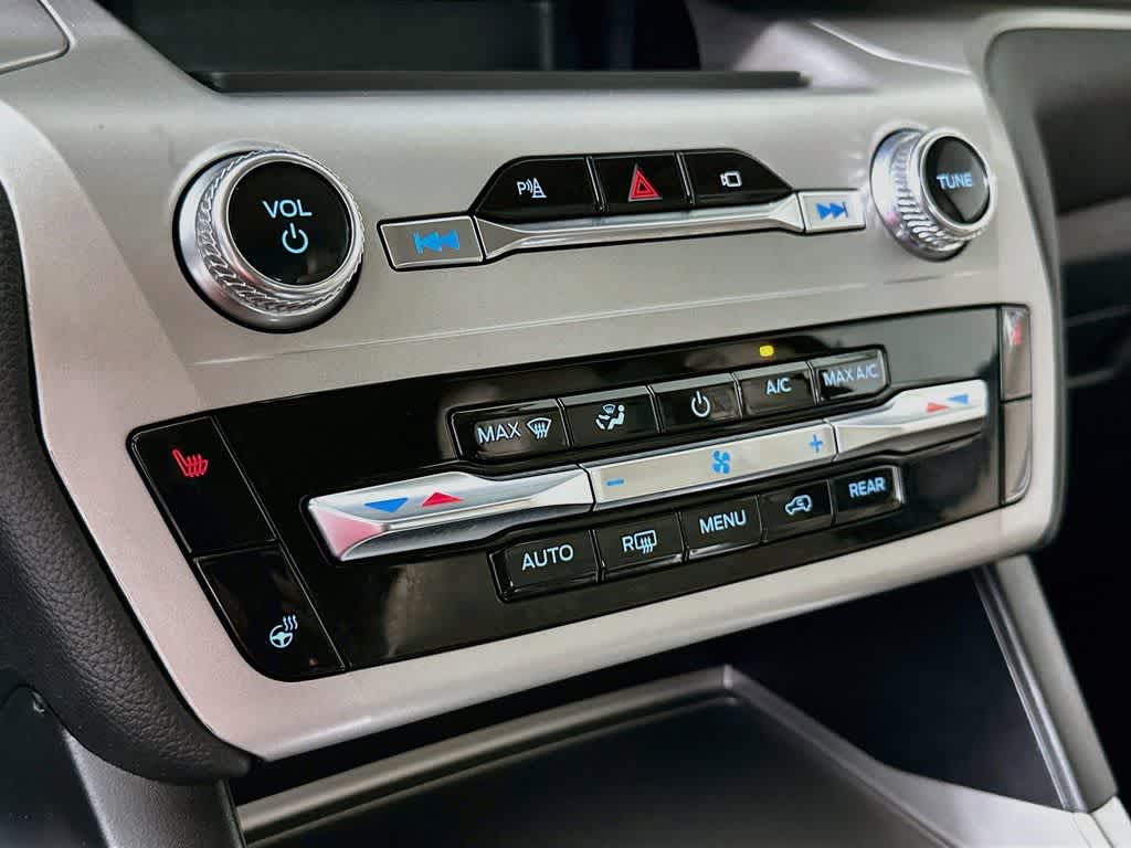 Ford Explorer XLT 2023